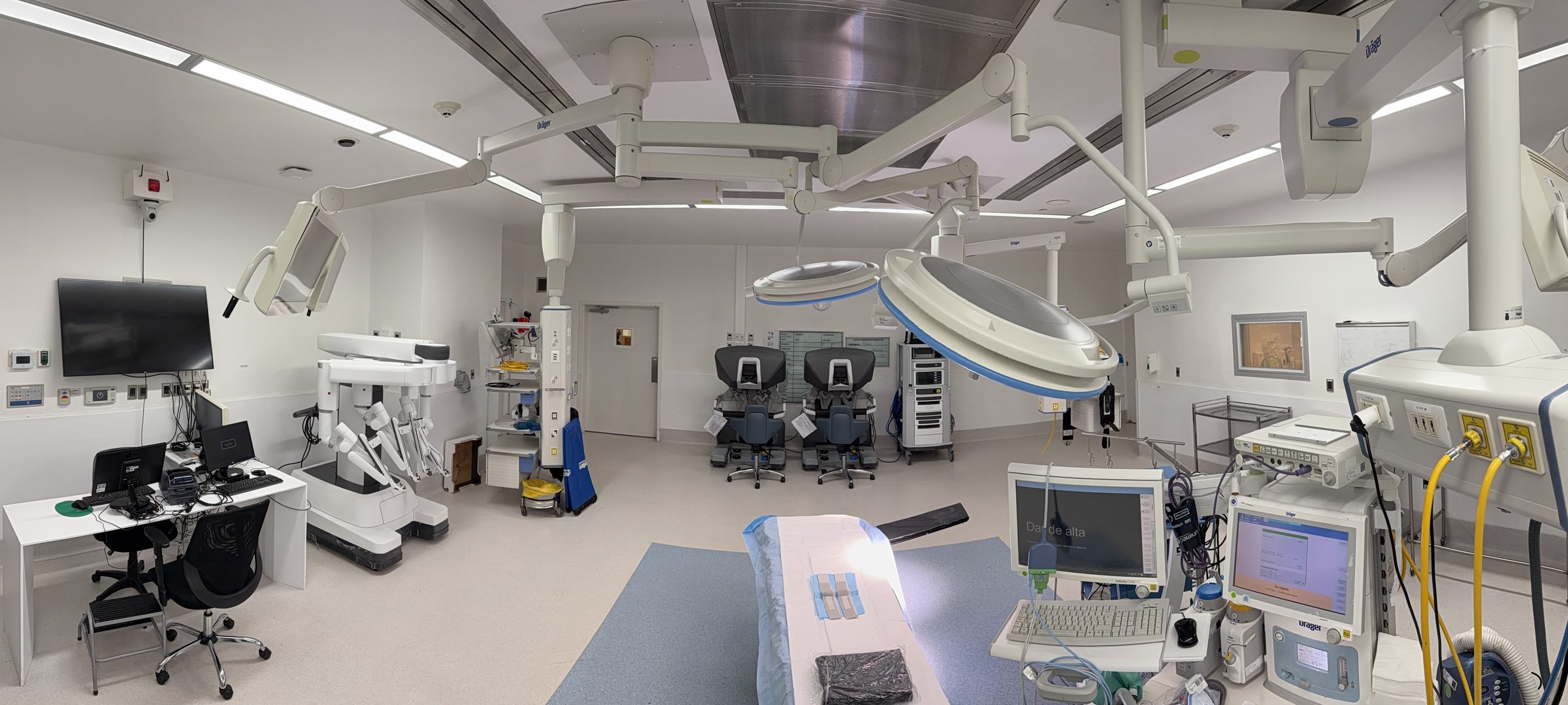 Pabellón de cirugía torácica con sistema robótico Da Vinci, Clínica Las Condes